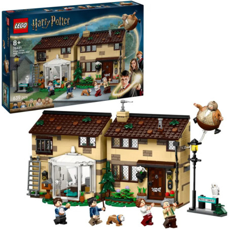 LEGO Harry Potter Set Ligusterweg mit Haus, Minifiguren, fliegender Figur und Verpackung im Hintergrund.