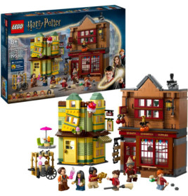 LEGO Harry Potter Winkelgasse-Set mit Gebäuden, Minifiguren und Zubehör, Verpackung im Hintergrund.