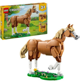 LEGO Creator 3-in-1 Pferdemodell mit Verpackung, alternativen Bauoptionen und naturbezogenem Hintergrund.