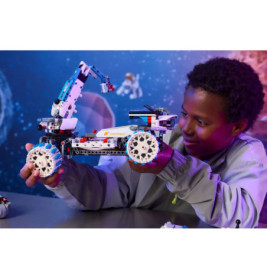 Technic Lunar Outpost® Mondrover-Raumfahrzeug