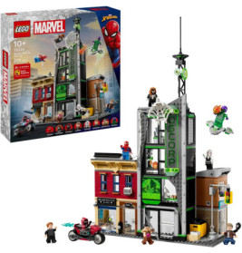 LEGO Marvel Spider-Man Oscorp Tower Set mit Minifiguren, Box und aufgebautem Gebäude aufgestellt.