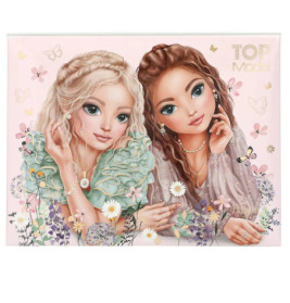 Zwei gezeichnete Mädchen mit großen Augen, umgeben von Blumen und Schmetterlingen, auf einem pastellfarbenen Top Model Cover.