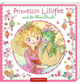 Prinzessin Lillifee hält einen kleinen grünen Drachen, umgeben von Blumen und Laternen.