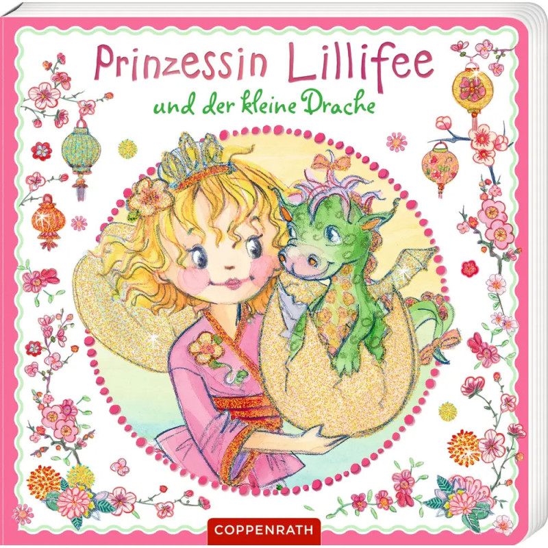 Prinzessin Lillifee hält einen kleinen grünen Drachen, umgeben von Blumen und Laternen.