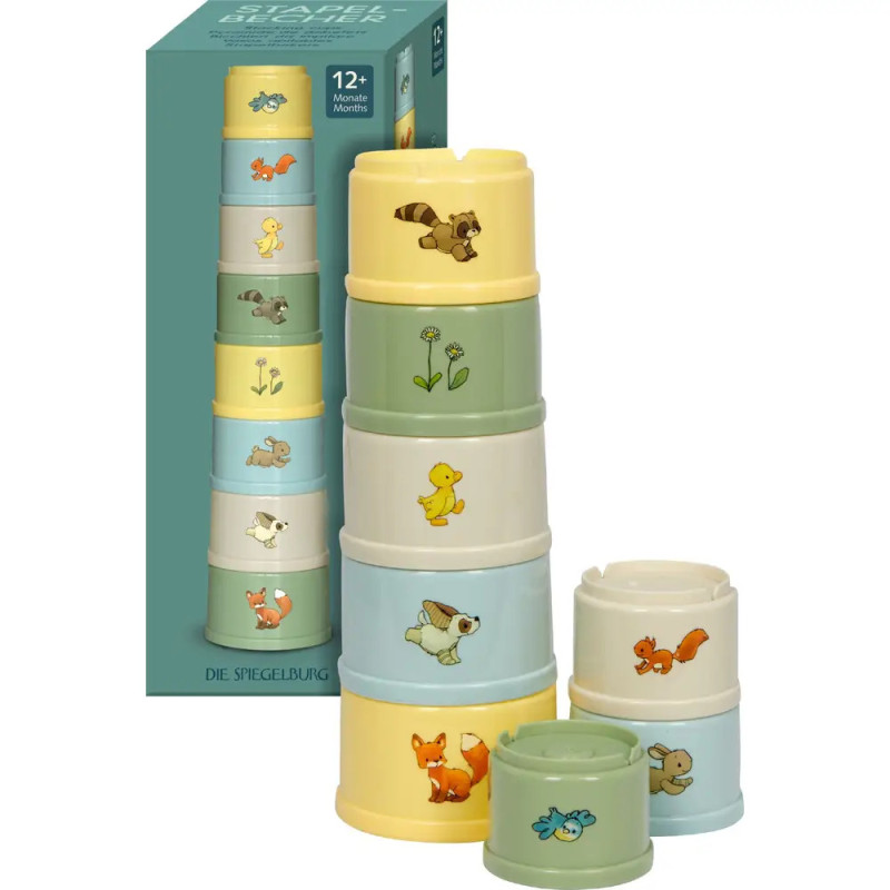 Stapelbecher mit Tiermotiven, nach Größe sortiert, neben einer grün-gelben Verpackungsbox.