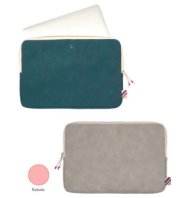Zwei rechteckige Laptop-Hüllen, eine in Türkis, eine in Grau, mit Reißverschluss und gestreiften Zieretiketten.