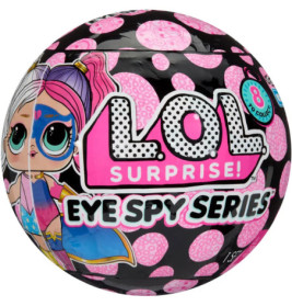 Ein LOL Surprise! Eye Spy Series Ball mit einer Comicpuppe und pinken Punkten auf schwarzem Hintergrund.
