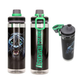 Zwei transparente Wasserflaschen mit schwarzem Panthermotiv, ADVENTURE WORLD-Schriftzug und grünen Deckelakzenten.