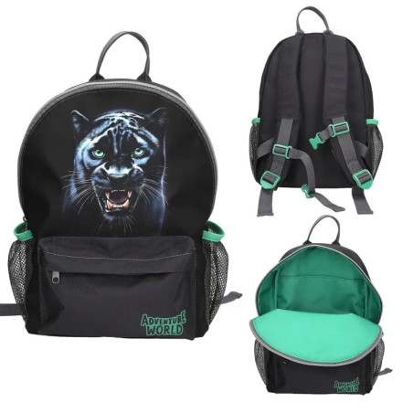 Schwarzer Rucksack mit Panthergesicht, grünem Innenfutter, Netzfächern und Adventure World-Schriftzug.