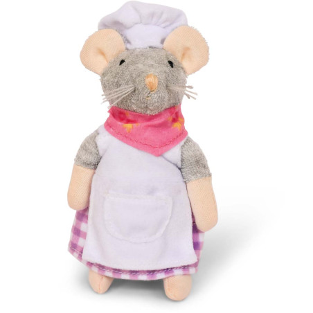 Plüsch-Maus trägt Kochmütze, Schürze, rosa Schal und violett kariertes Kleid.