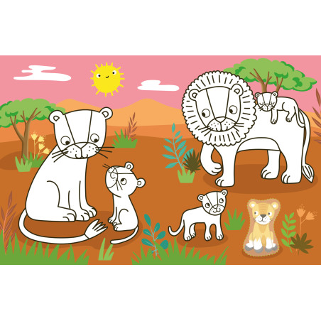 Zeichentrick-Löwenfamilie mit Jungen in der Savanne, unter rosa Himmel mit Sonne und grünen Bäumen im Hintergrund.