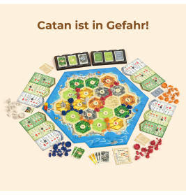 Ein Catan-Spielbrett mit Spielfiguren und Karten auf Deutsch steht: Catan ist in Gefahr!.