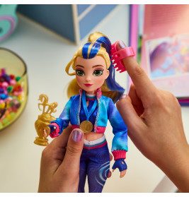 UCA Fashion Doll Isabel Refresh