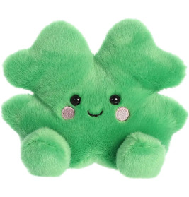 Grünes Plüsch-Vierblattkleeblatt mit lächelndem Gesicht und roten Wangen auf weißem Hintergrund.
