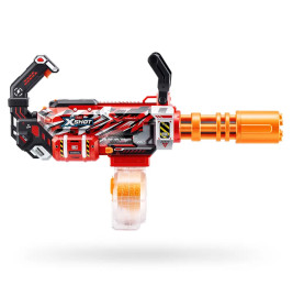 Spielzeug-Blaster mit orangem Lauf, schwarz-rotem Gehäuse und durchsichtigem Trommelmagazin, Aufschrift X-Shot.