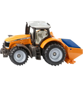 Spielzeugtraktor in Orange mit großen schwarzen Reifen, blauem Anbau hinten und Massey Ferguson-Aufschrift.