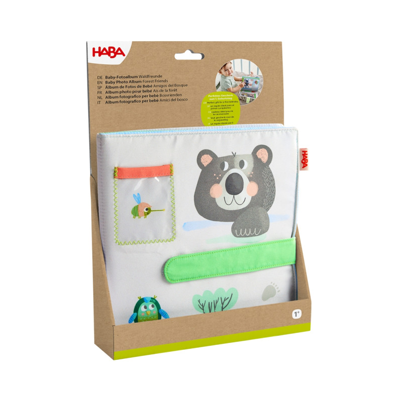 HABA Baby-Fotoalbum mit Bärenmotiv und bunten Stoffdetails in einer Kartonverpackung.