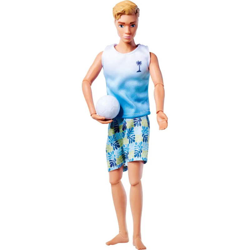 Ken-Puppe mit ärmellosem Shirt, Blumen-Shorts, hält einen weißen Ball und steht barfuß.