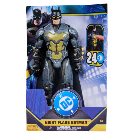Night Flare Batman-Figur in Verpackung mit DC-Logo und Batman-Abbildung im Hintergrund.