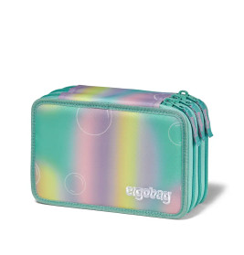 Pastellfarbenes, regenbogen-gestreiftes Mäppchen mit drei Reißverschlussfächern und ergobag-Logo auf der Vorderseite.