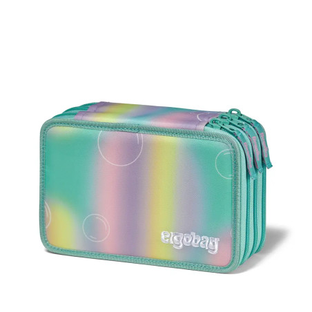 Pastellfarbenes, regenbogen-gestreiftes Mäppchen mit drei Reißverschlussfächern und ergobag-Logo auf der Vorderseite.