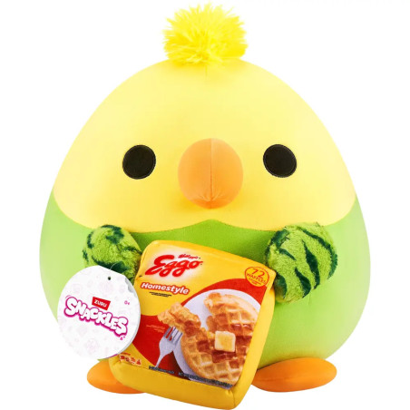 Runder Plüschvogel hält eine Packung Eggo-Waffeln, am Flügel ist ein Snackles-Etikett befestigt.