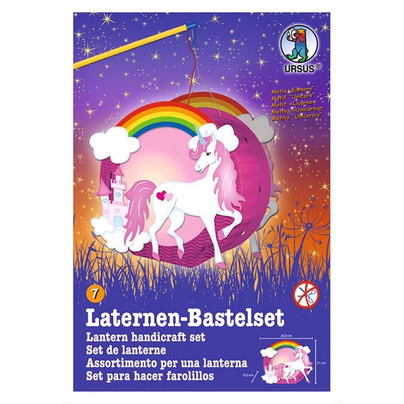 Laternen-Bastelset mit Einhorn, Regenbogen und Schloss auf der Verpackung, mehrsprachig beschriftet.