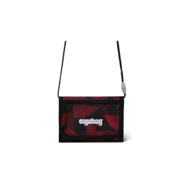 Kleine schwarz-rote Umhängetasche mit weißem ergobag-Schriftzug auf der Frontklappe.