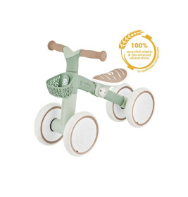 Hellgrünes und weißes Laufrad für Kleinkinder mit vier Rädern, daneben ein Abzeichen 100 % Recyclingplastik.