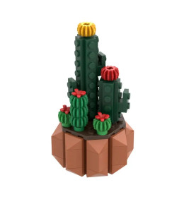 LEGO-Kakteen mit kleinen roten und gelben Blüten auf brauner Basis, die eine Wüstenszene darstellen.