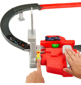 Hot Wheels Racing Formel 1® Rennstrecke-Trackset mit 3 Die-Cast Spielzeugautos im Maßstab 1:64