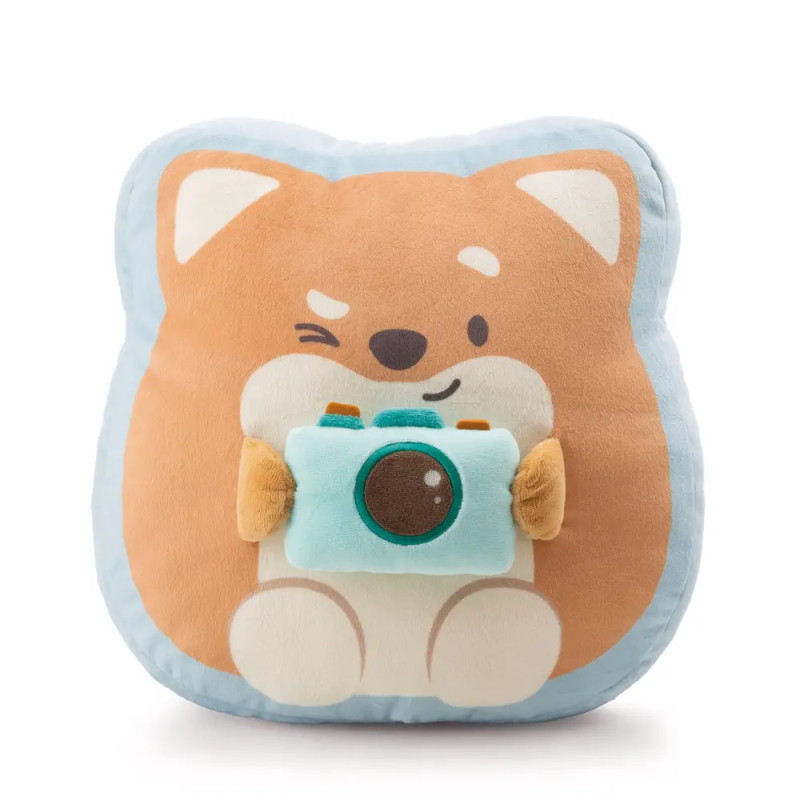 NICI mymochi Kuschelkissen Hund Hiro: Shiba Inu mit 3D-Kamera, zwinkernd und hellblauem Rand.