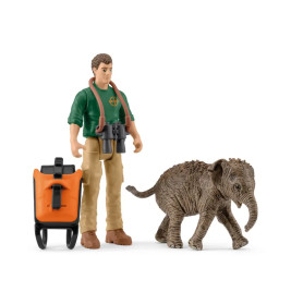 Spielzeugfiguren: Ein Mann mit Fernglas, eine Schubkarre und ein Babyelefant stehen zusammen.