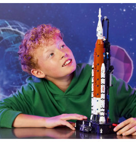 LEGO® Technic 42221 NASA Artemis SLS-Schwerlastrakete