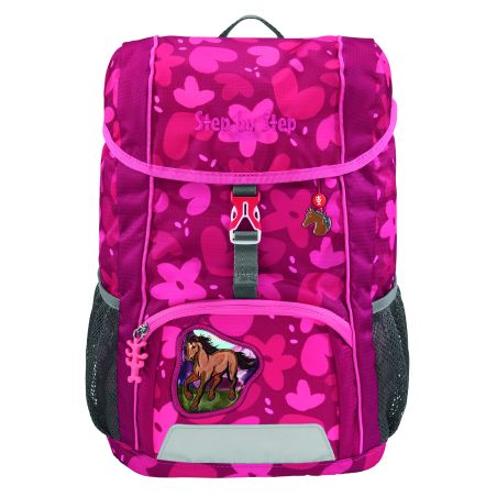 Pinkfarbener Rucksack mit Blumenmuster, Pferdeaufnäher, Pferdeanhänger und seitlichen Mesh-Taschen.