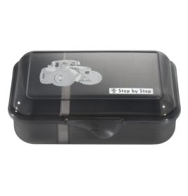 Schwarze Brotdose mit weißem Traktor-Motiv und Step by Step-Logo auf dem Deckel.