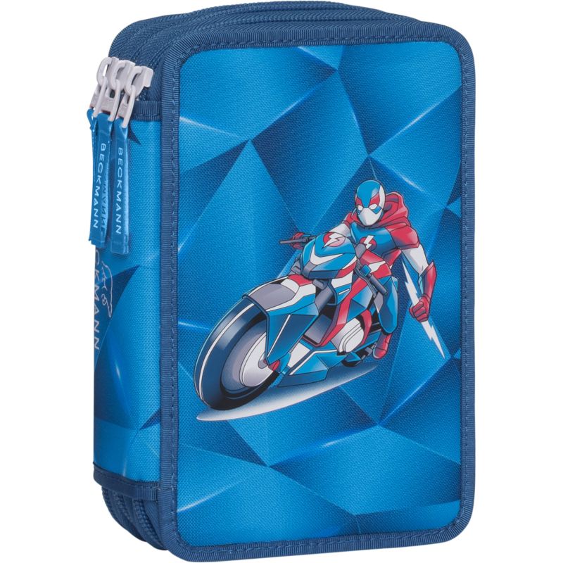 Blaues Mäppchen mit Superheld im rot-blauen Anzug auf Motorrad vor geometrisch blauem Hintergrund.