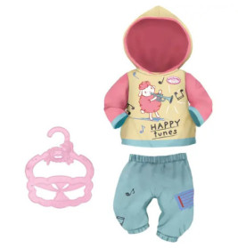 Puppen-Outfit mit Kapuzenpullover, Hose und Happy Tunes-Aufdruck sowie rosa Kleiderbügel.
