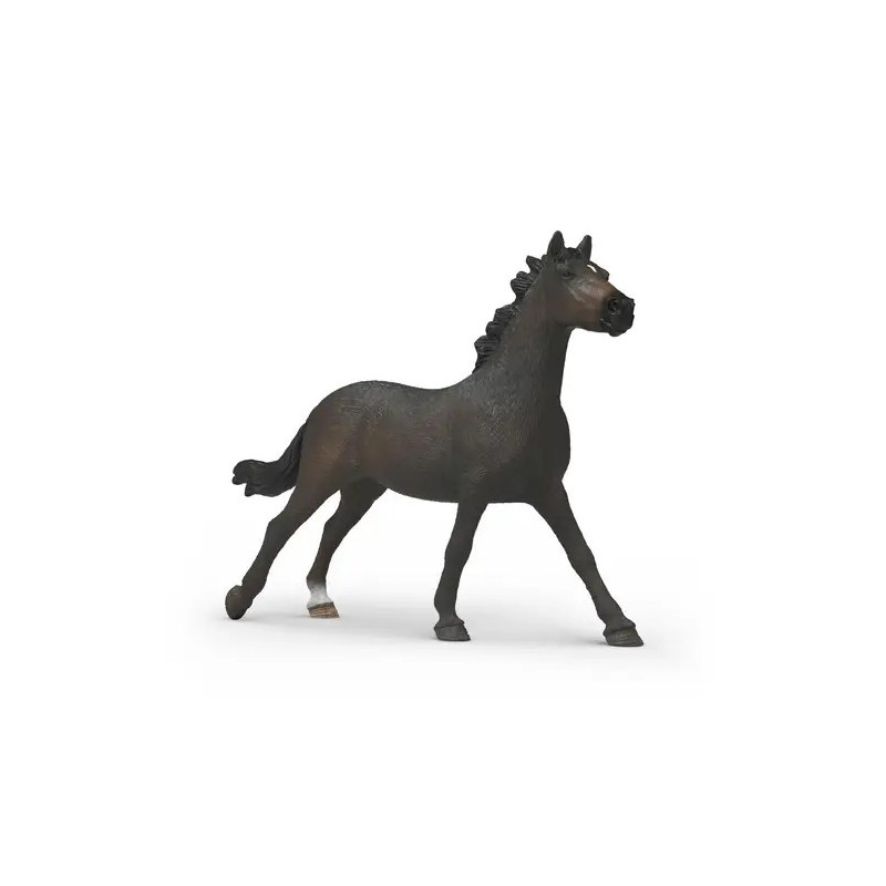 Braune Spielzeugpferd-Figur mit schwarzer Mähne und Schweif steht auf weißem Hintergrund.