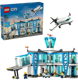 LEGO City Flughafen-Set mit Terminal, Tower, Flugzeug, Figuren und Verpackung im Hintergrund.