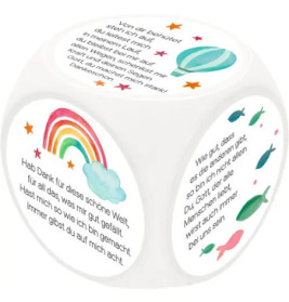 Weiße Würfel mit bunten Bildern wie Regenbogen, Planeten, Fischen und mit deutschem Text auf jeder Seite.