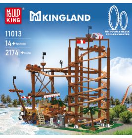 Braunes Achterbahn-Bauset im LEGO-Stil von Mould King, präsentiert am Strand mit Palmen.