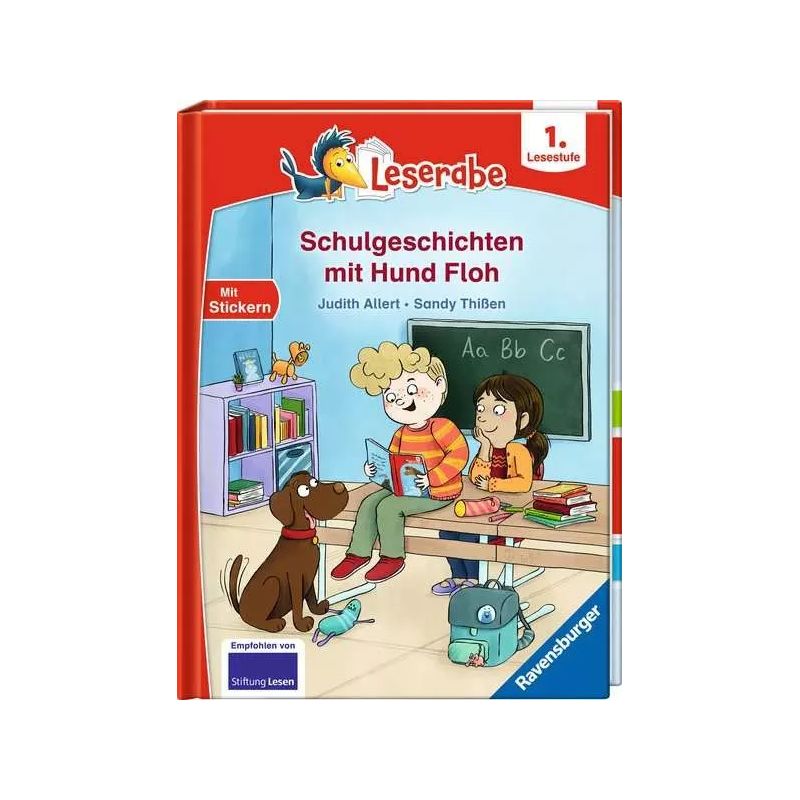 Kinder lesen im Klassenraum mit einem braunen Hund. Buchtitel: Schulgeschichten mit Hund Floh.