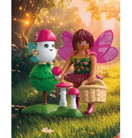 Waldfee mit süßem Helfer