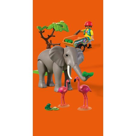 Elefant mit Tierpfleger