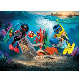 Polizeitaucher mit Schatz