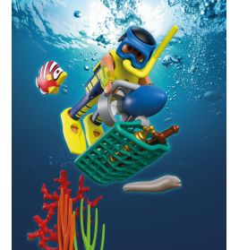 Polizeitaucher mit Schatz