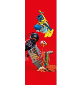 Polizeitaucher mit Schatz