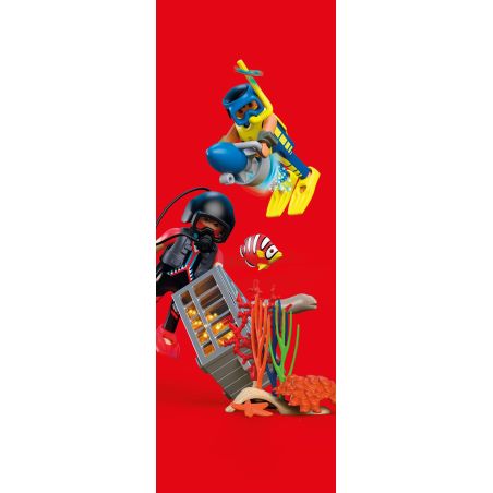 Polizeitaucher mit Schatz