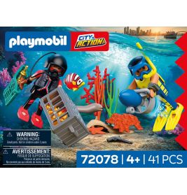 Polizeitaucher mit Schatz